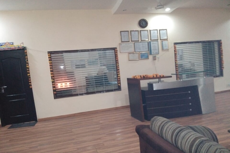 POP 83277 Home, Ghaziabad City, Ghaziabad