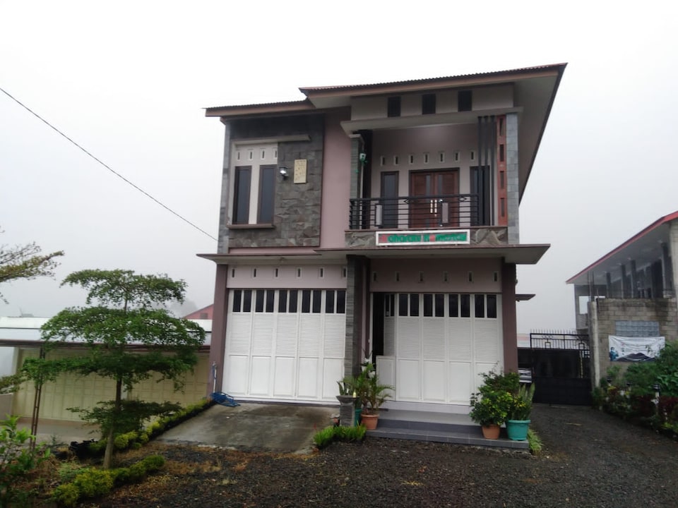 OYO 90687 Maharatu Homestay, Wonosobo, Kabupaten Wonosobo