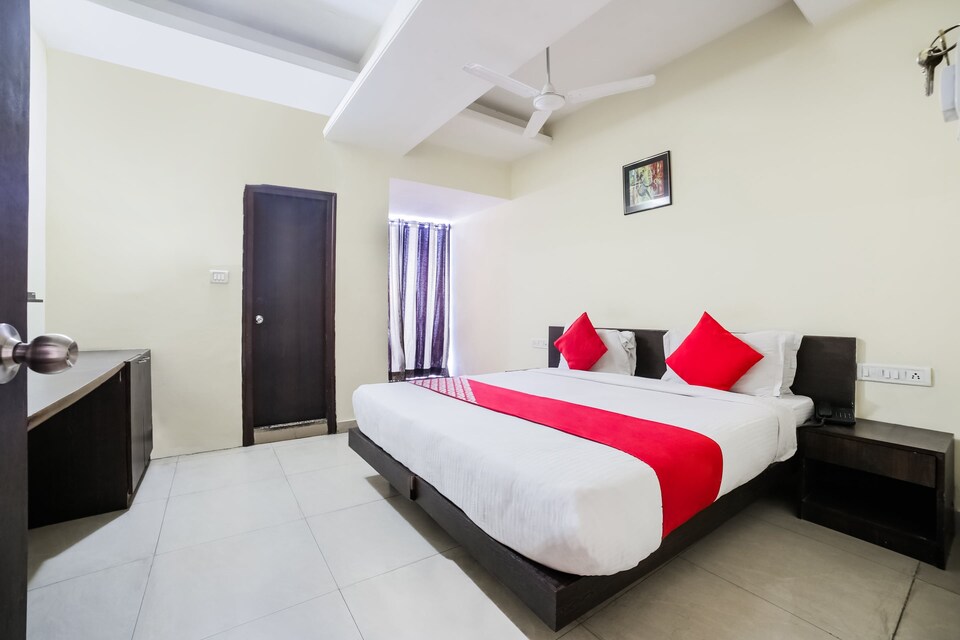 OYO Hotel White Lily, C Scheme Jaipur, Jaipur