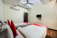 OYO Hotel White Lily