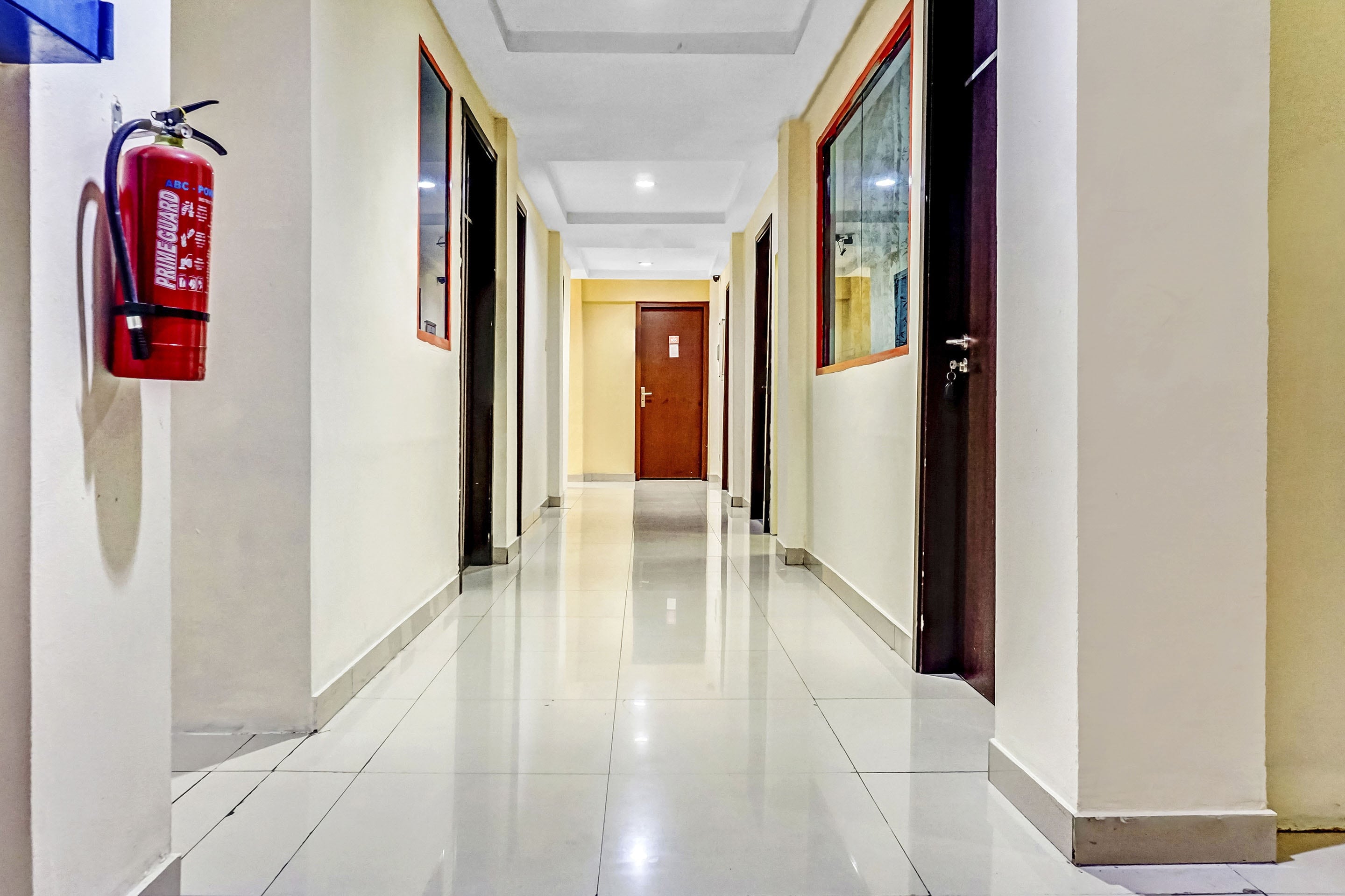 OYO 90692 Point Hostel, OYO Hotels Jakarta, Book @ Rp115103 - OYO