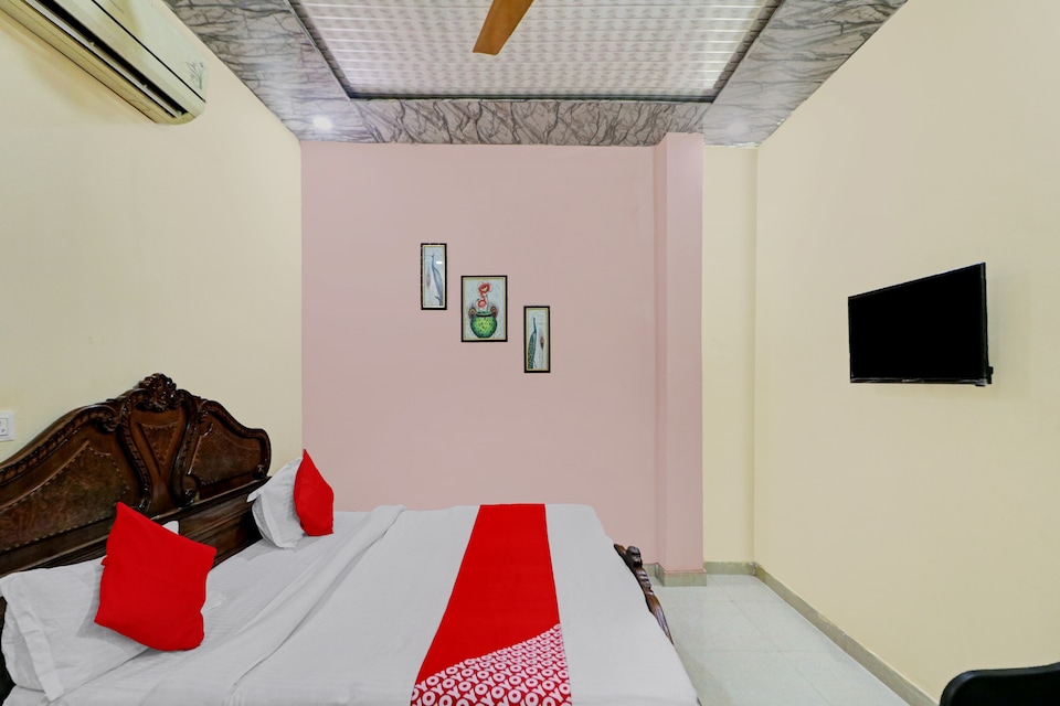 OYO Flagship 83349 BLUE EDEN, Aligarh, Aligarh