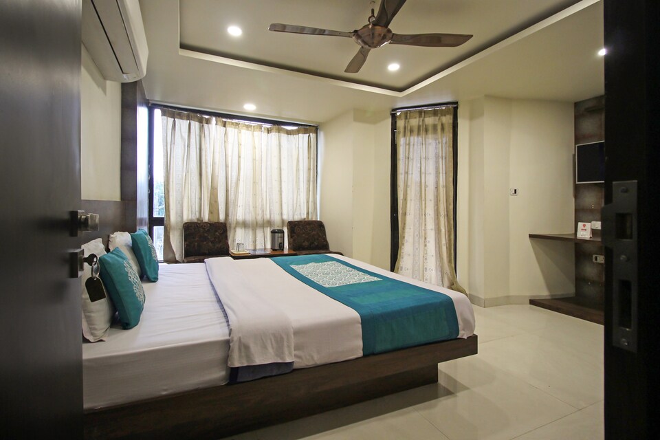 OYO 6914 Hotel Paradise, Pachmarhi, पचमढ़ी