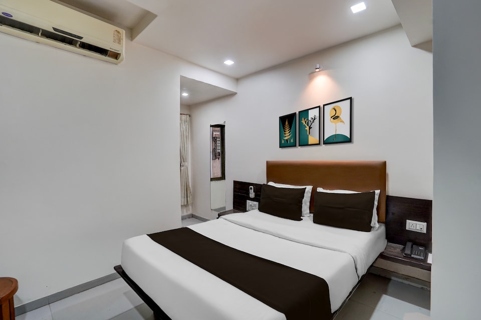 Super Collection O Sur Sagar Lakeview Vadodara Formerly Vintage Inn, Mandvi Vadodara, Vadodara