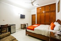 OYO Port Residency Near Aravali Biodiversity Park