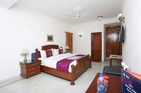 OYO Port Residency Near Aravali Biodiversity Park