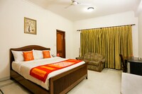 OYO Port Residency Near Aravali Biodiversity Park