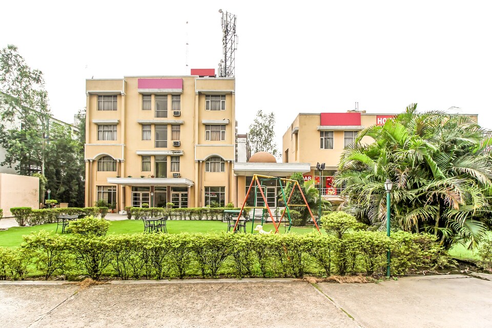 Capital O 6977 Hotel Clarks, Baddi, Baddi