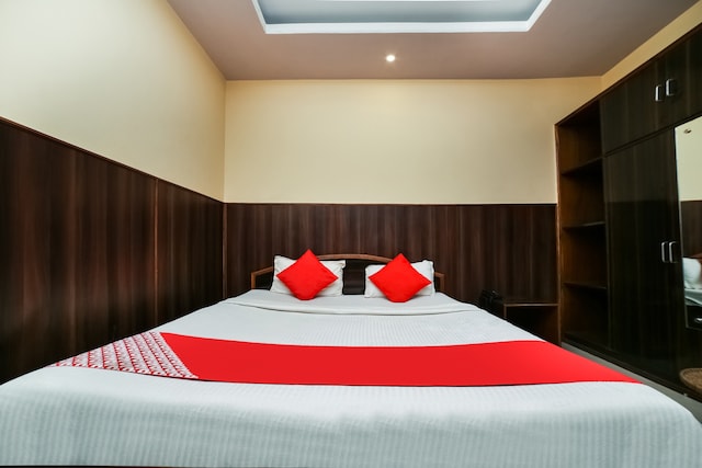 OYO Om Shree Guest House