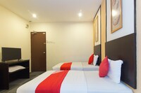 OYO 277 Hotel Shangg