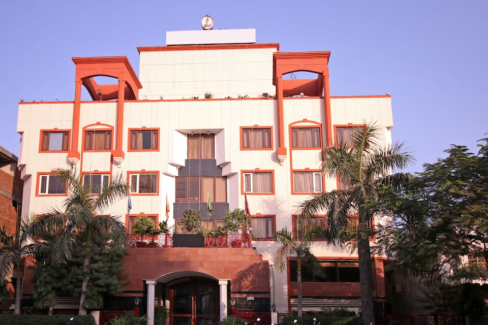 OYO 1048 Hotel Landmark, City Centre, Gwalior