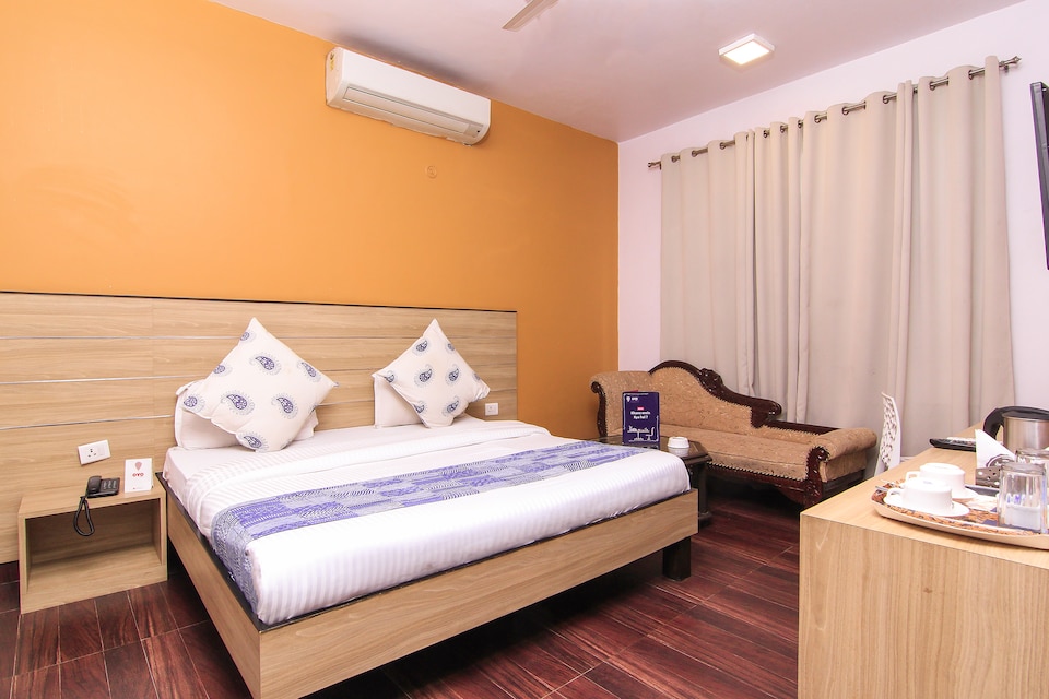 OYO 7018 ANH - 2, Gomti Nagar Lucknow, Lucknow