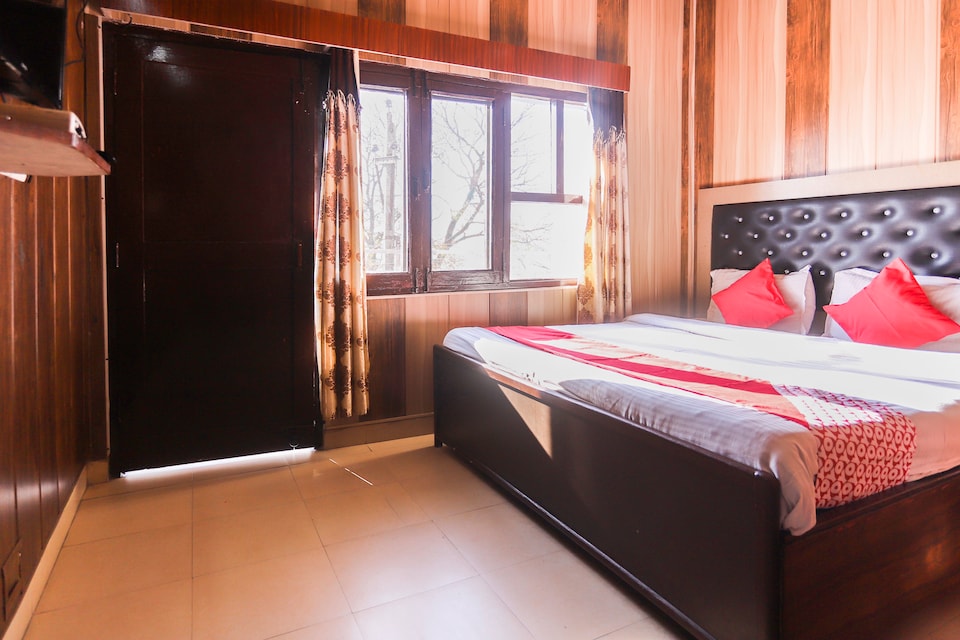 OYO 7028 Hotel Krishna And Restaurant, Dharamshala, धर्मशाला