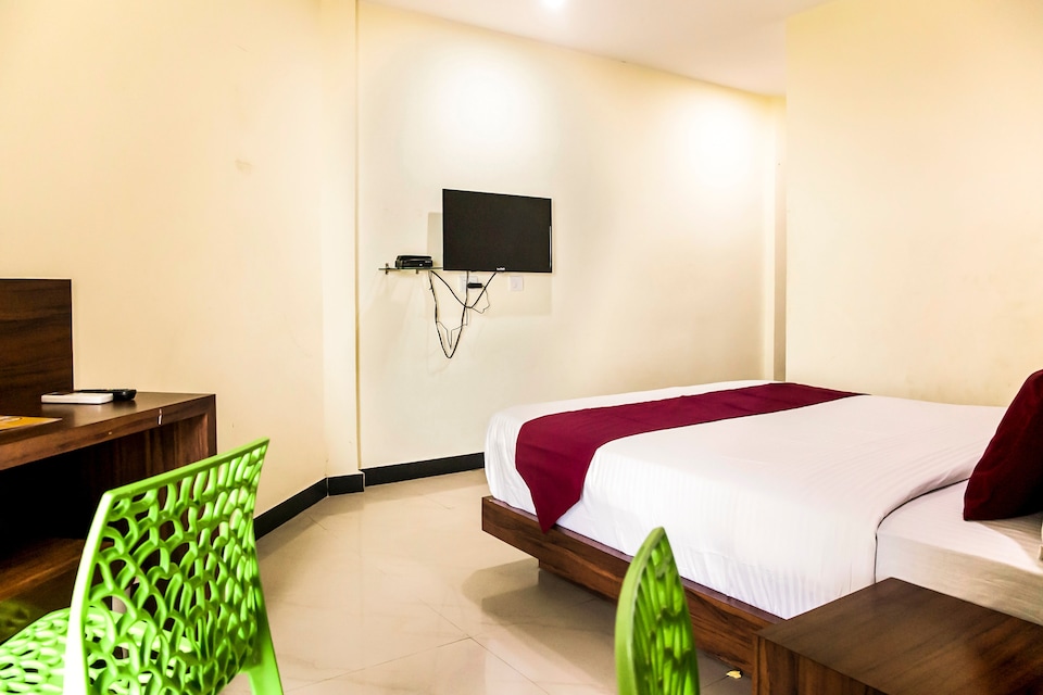 OYO Hotel Deepak, CT Road Puri, Puri