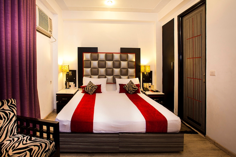 OYO Rooms 034 Karol Bagh Metro Station, Karol Bagh Delhi, Delhi