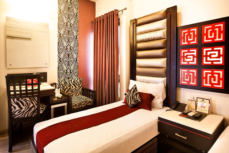 OYO Rooms 034 Karol Bagh Metro Station, Karol Bagh Delhi, Delhi