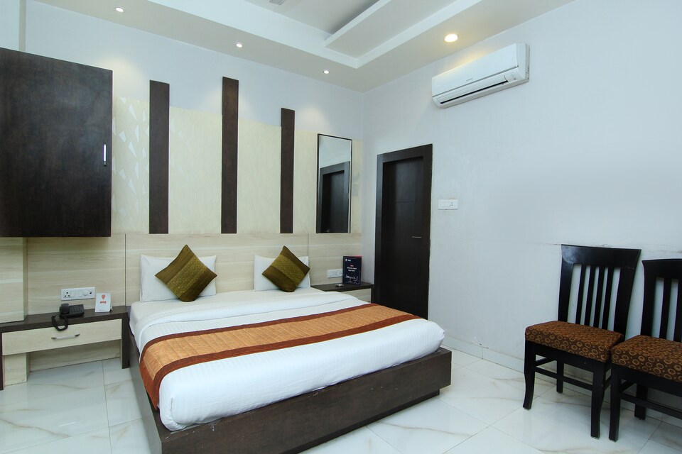 OYO 7044 Hotel Megha, Charbagh Lucknow, Lucknow