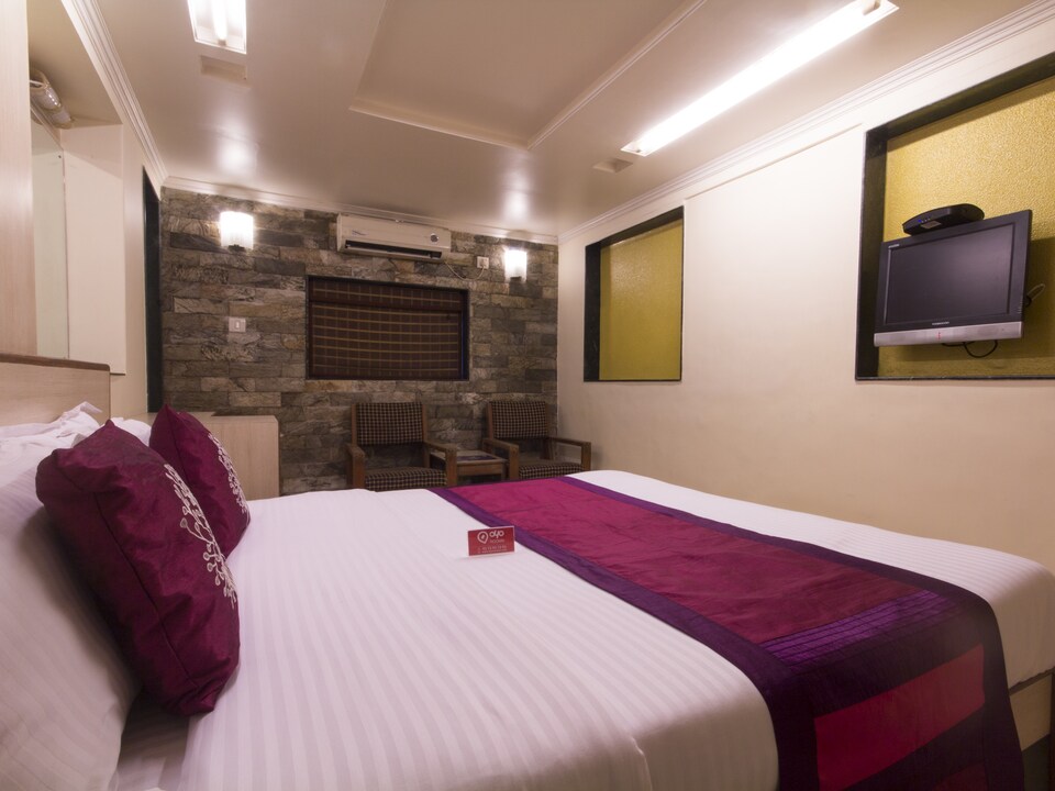 OYO Rooms 104 Juhu Beach, Juhu, Mumbai