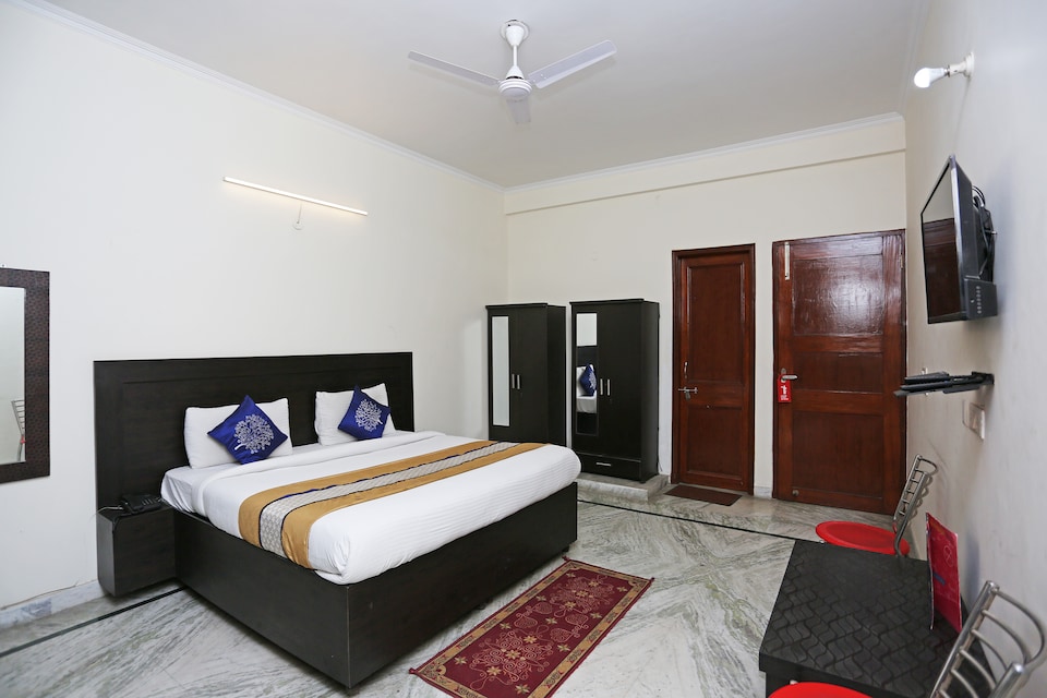 OYO 7101 Crystal Residency, Greater Noida, Noida