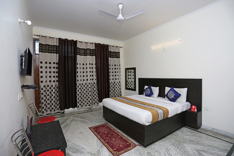 OYO 7101 Crystal Residency, Greater Noida, Noida