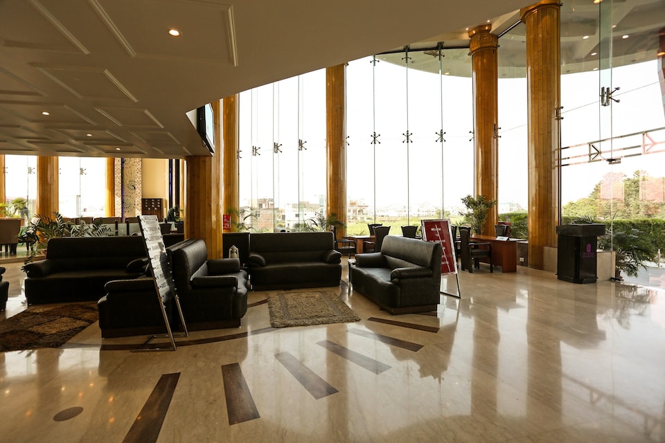 OYO 7107 The Solitaire, Rispana Pul Dehradun, Dehradun