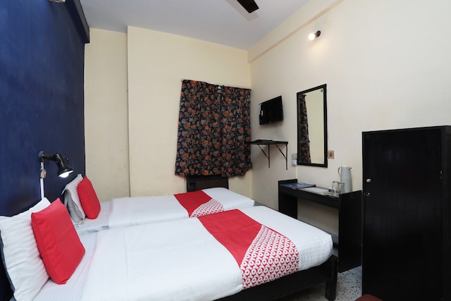OYO Fanindra Guest House Near Victoria Memorial