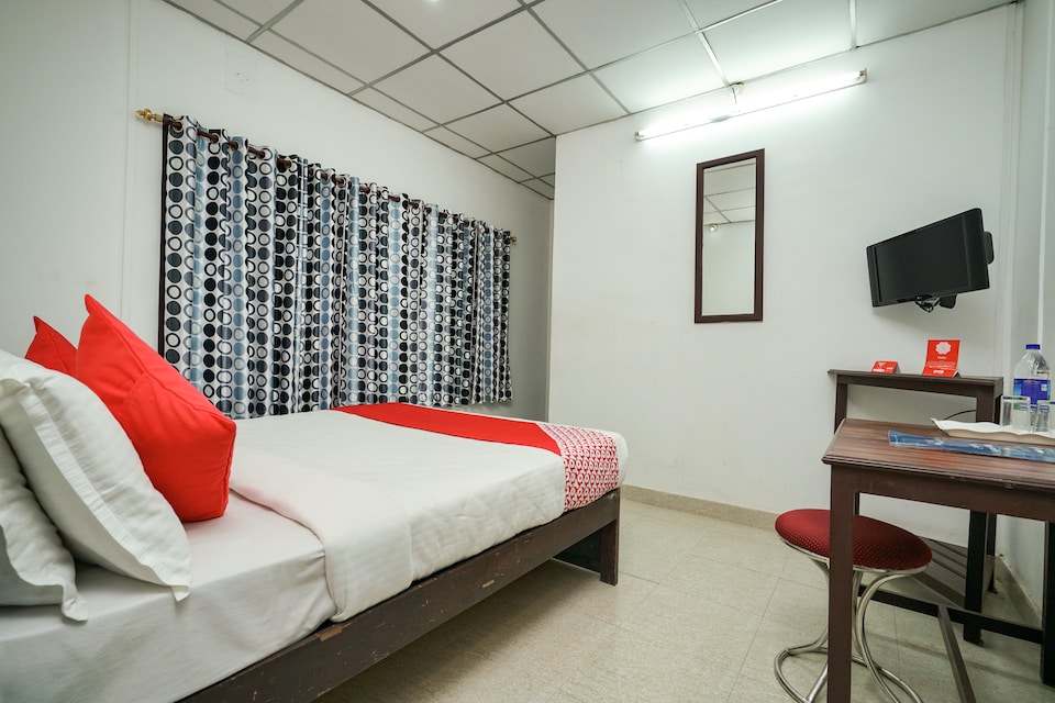 OYO Home Stay Winter Castle, Chinakkanal Munnar, Munnar