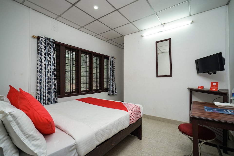 OYO Home Stay Winter Castle, Chinakkanal Munnar, Munnar