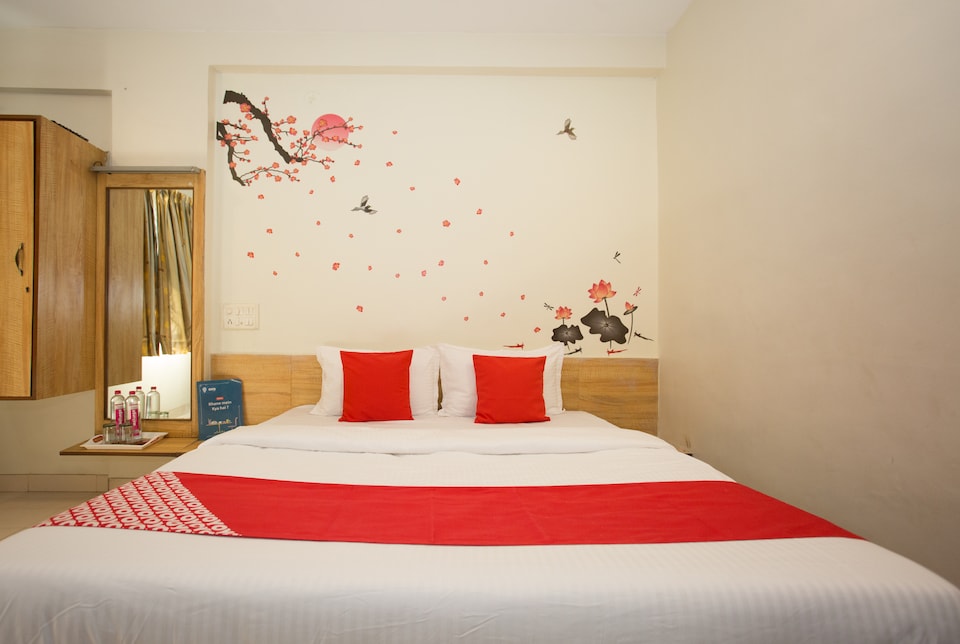 OYO 11601 Hotel Karishma, Pune Railway Station, Pune