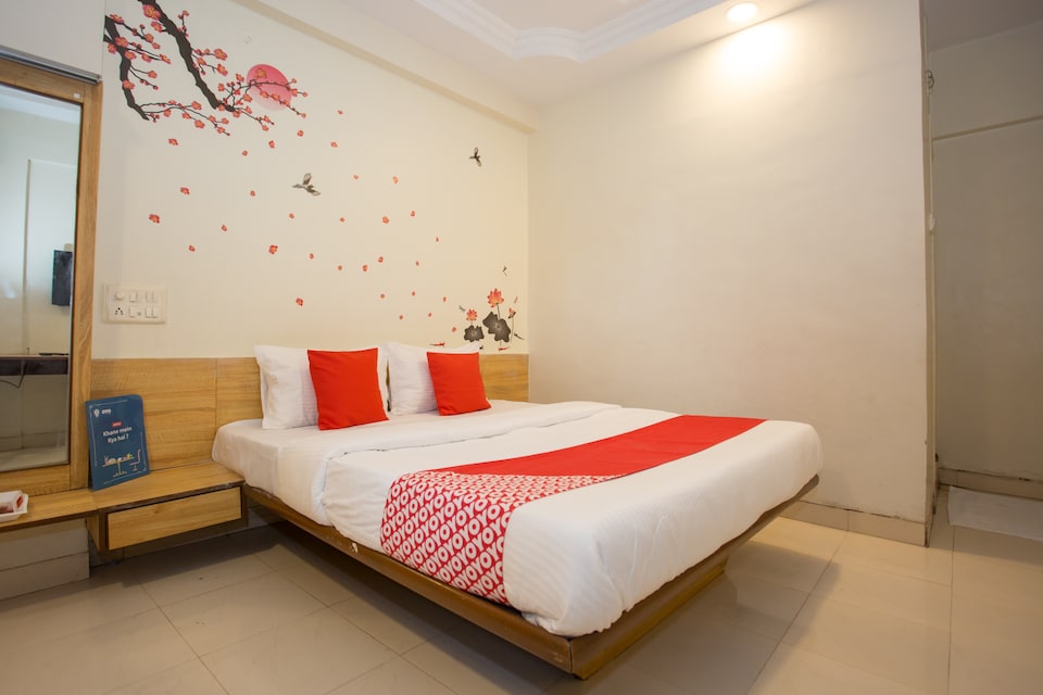 OYO 11601 Hotel Karishma, Pune Railway Station, Pune
