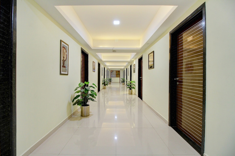 OYO 7131 Amrita Inn, Anna Nagar Chennai, Chennai