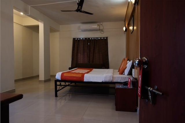 OYO Hotel Hmr Royal Inn