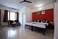 OYO Hotel Hmr Royal Inn