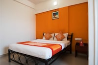 OYO Hotel Hmr Royal Inn