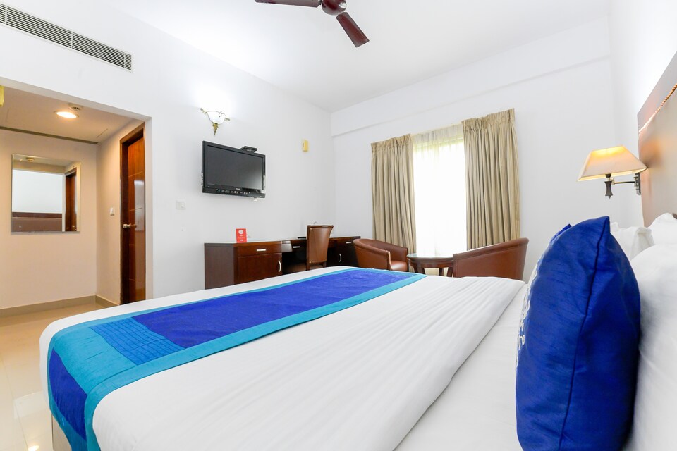 OYO 7188 Ajantha Regency, MG Road Kochi, Kochi