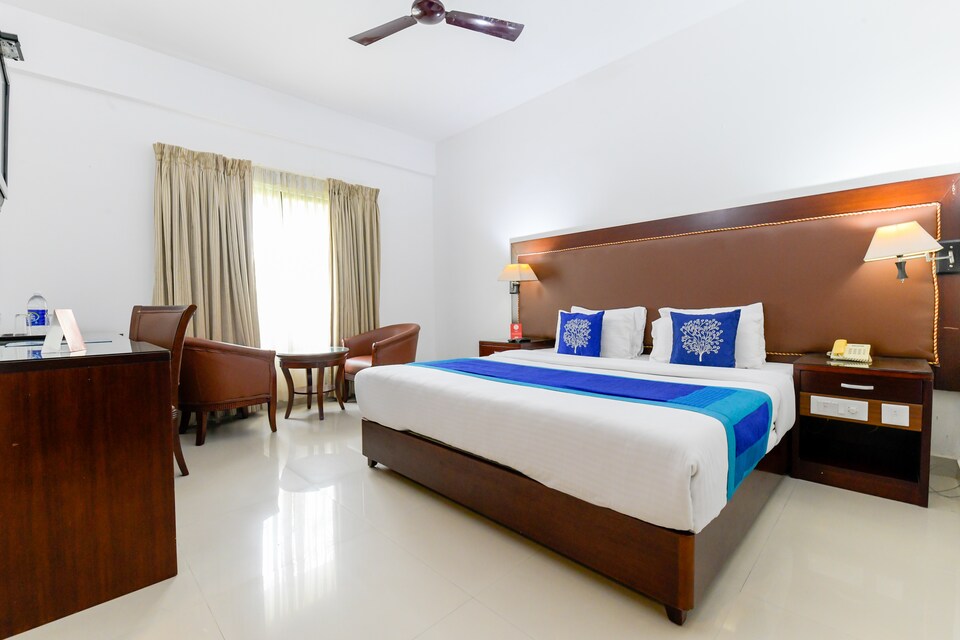 OYO 7188 Ajantha Regency, MG Road Kochi, Kochi