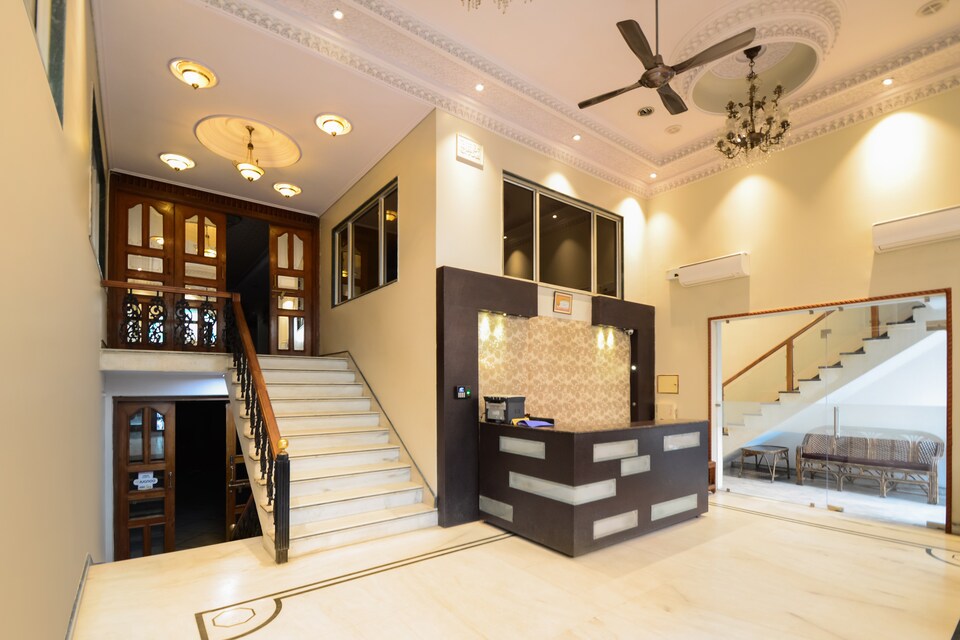 Capital O Hotel Yks, Kota, Kota