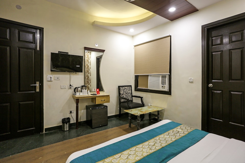 OYO Hotel Asko International Near Gurudwara Shri Bangla Sahib, Karol Bagh Delhi, Delhi