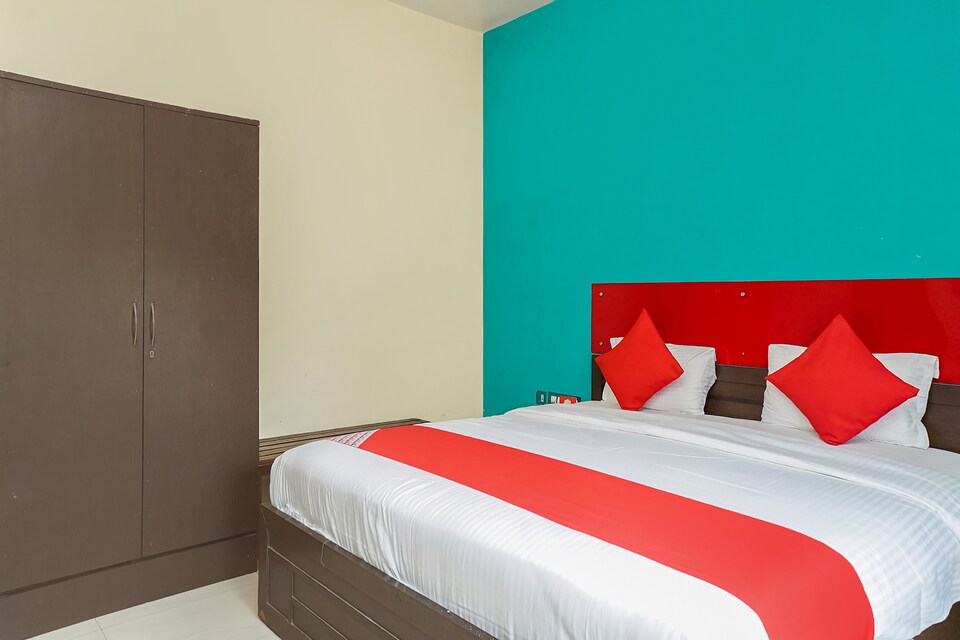 OYO 1069 Kohinoor Kings Inn, Lonavala Market, Lonavala