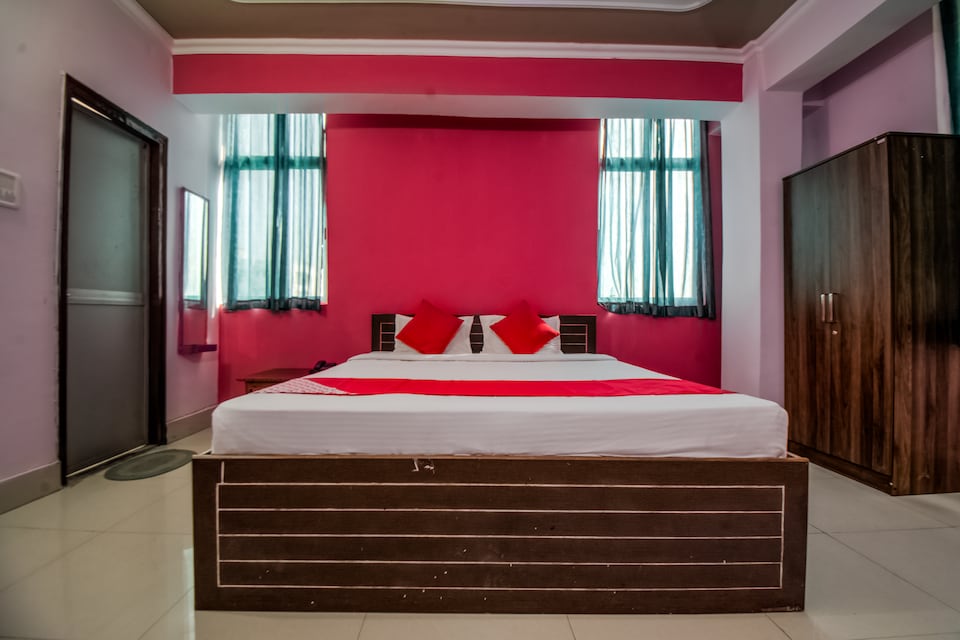 OYO 7226 Sri Sai Manas Hotel & Banquets, Bailey Road, Patna