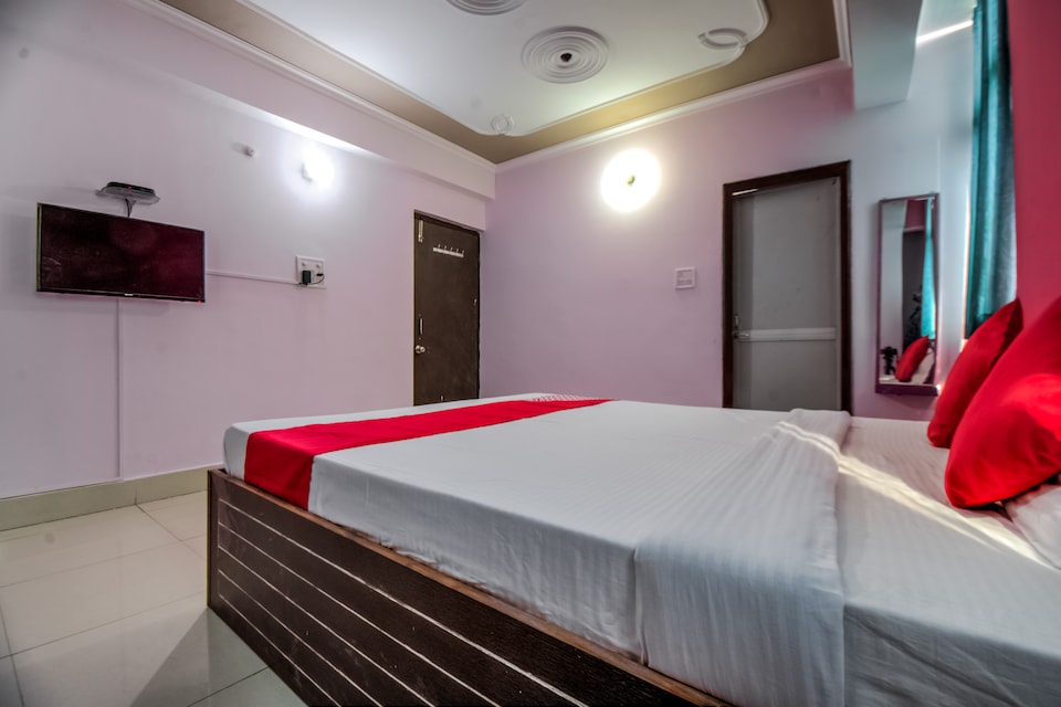 OYO 7226 Sri Sai Manas Hotel & Banquets, Bailey Road, Patna