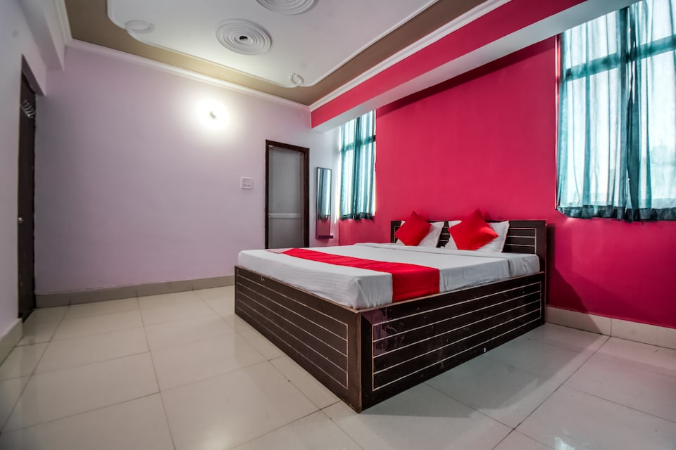 OYO 7226 Sri Sai Manas Hotel & Banquets, Bailey Road, Patna