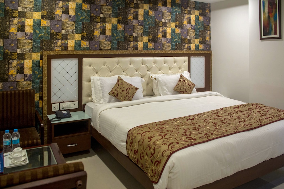 OYO 7320 The Empire Hotel, Mahanadu Extension VIjayawada, Vijayawada