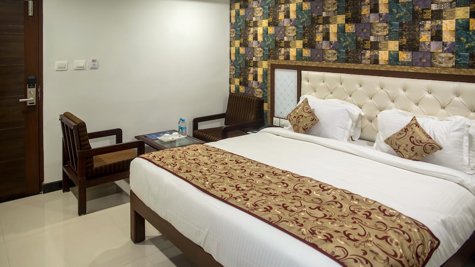 OYO 7320 The Empire Hotel, Mahanadu Extension VIjayawada, Vijayawada