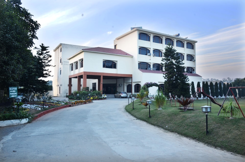 OYO 7327 Magnet Resorts, Ferozepur Road Ludhiana, Ludhiana