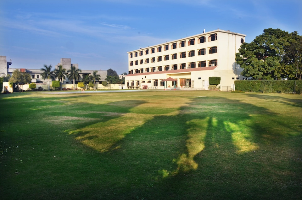 OYO 7327 Magnet Resorts, Ferozepur Road Ludhiana, Ludhiana