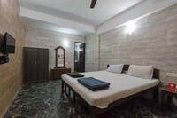 OYO Palms Resort Near Calangute Beach