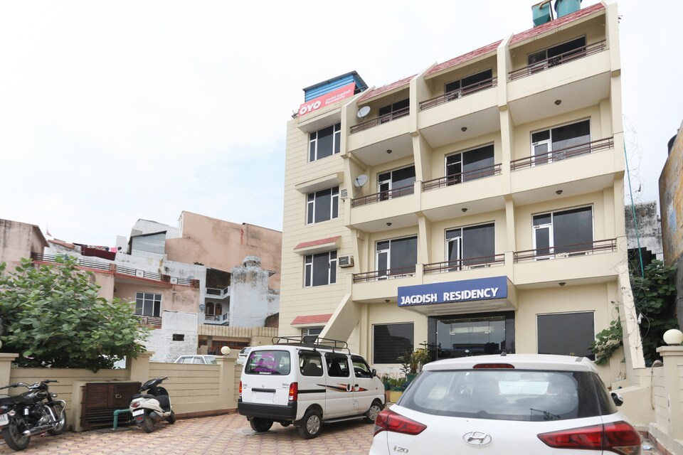 OYO 7358 Hotel Jagdish Residency, Katra, Katra