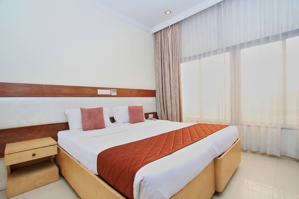 OYO 7361 Meenal Hotel, MG Road Bangalore, Bangalore