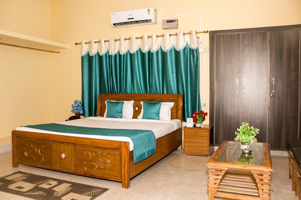 OYO 7370 Home Stay Rudra Palace, Harmu, Ranchi